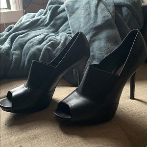 Vera Wang black pumps size 9